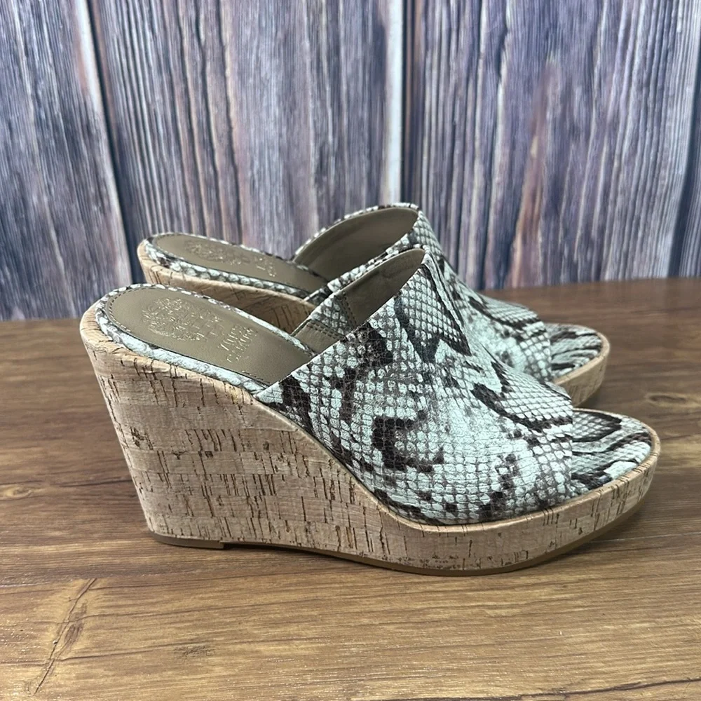 Vince Camuto used very